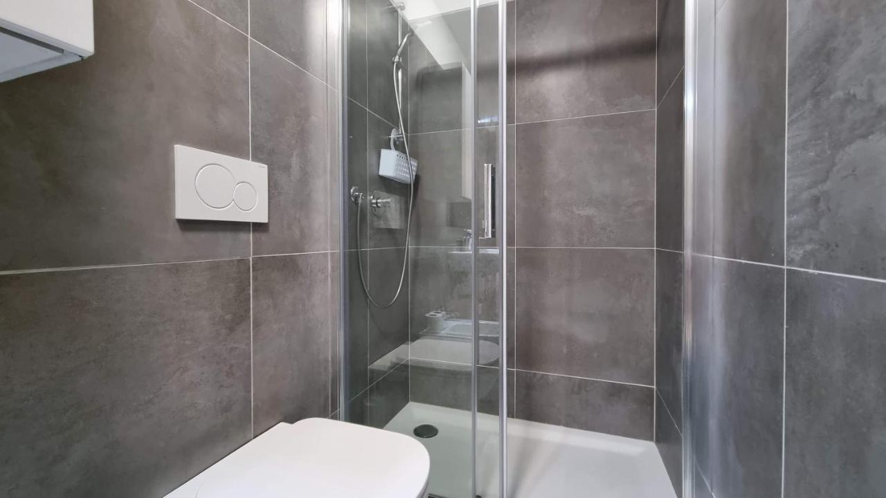 Via Battisti 13 Apartment ตรีเอสเต ภายนอก รูปภาพ