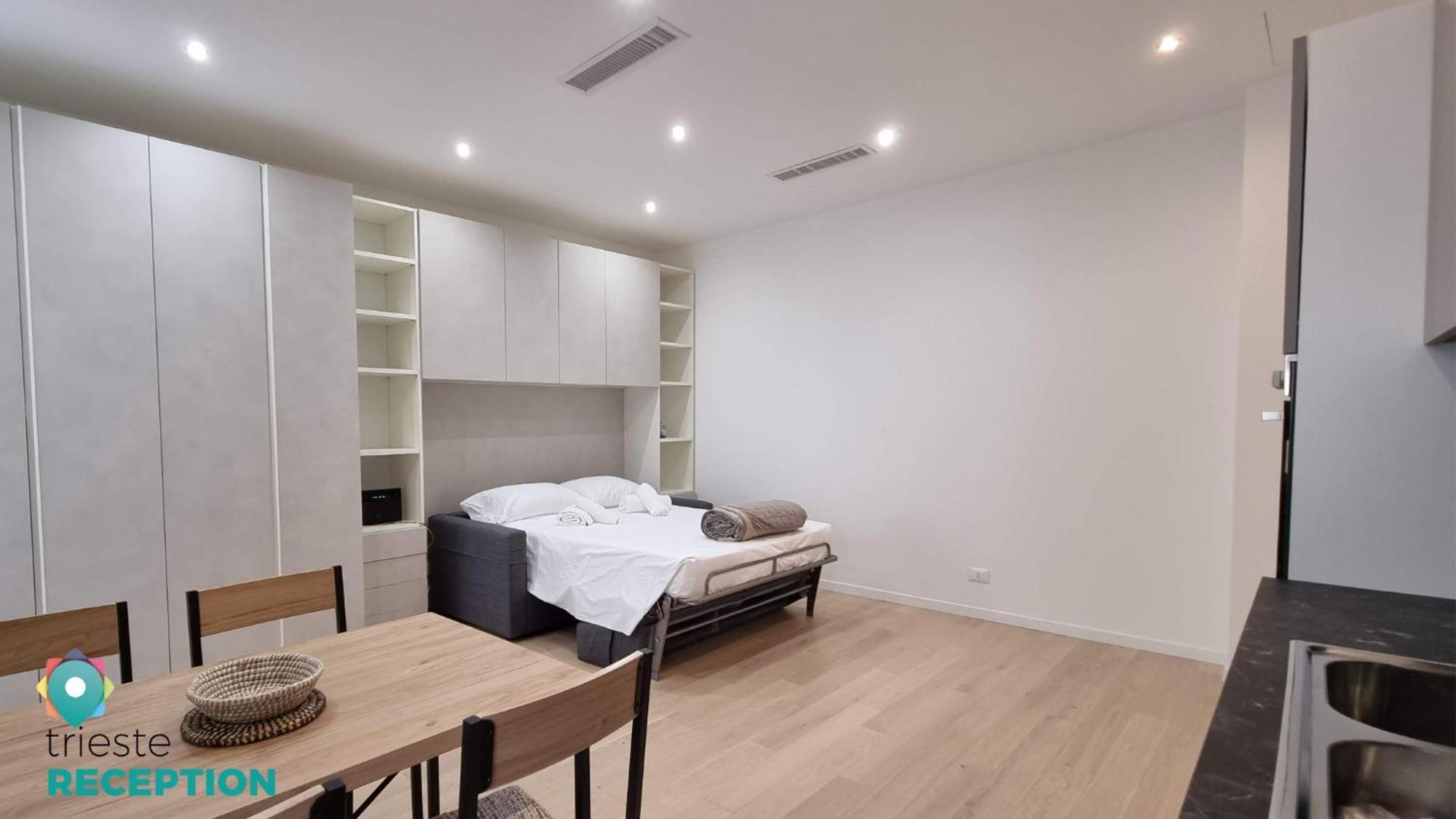 Via Battisti 13 Apartment ตรีเอสเต ภายนอก รูปภาพ